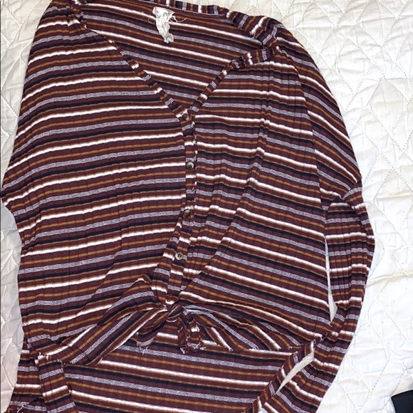 Cute top - Picture 2 of 3